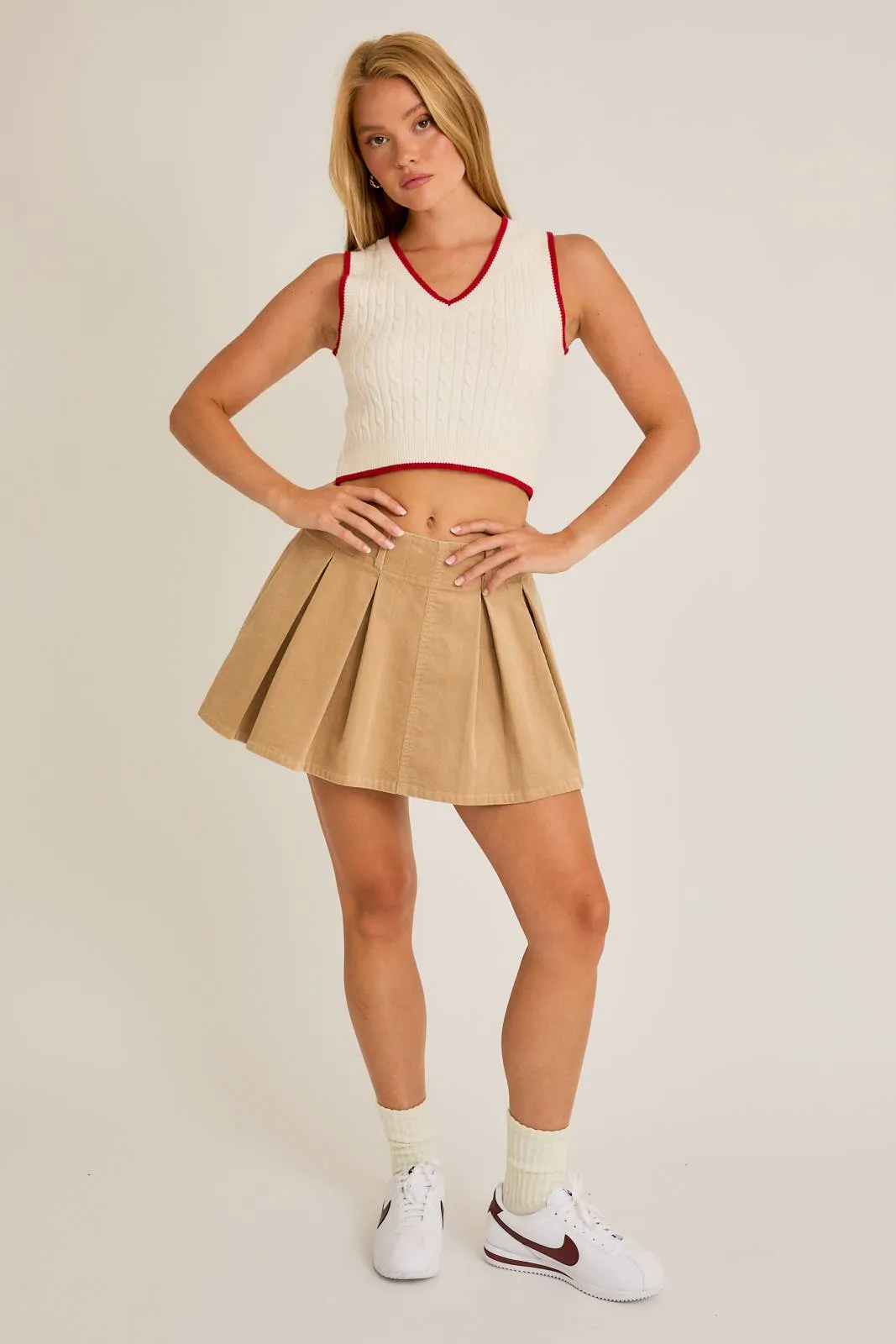 CABLE SWEATER VEST