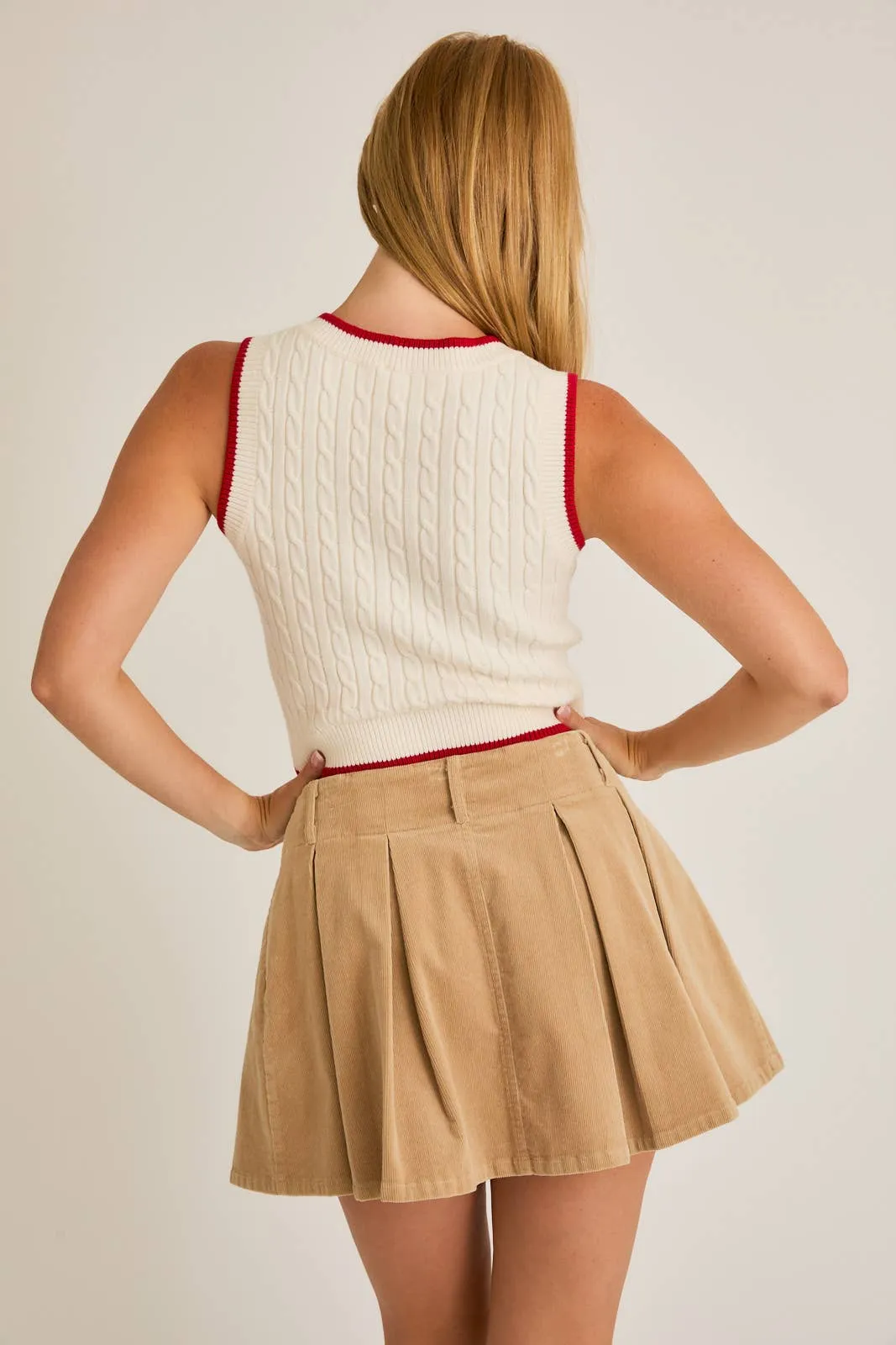 CABLE SWEATER VEST